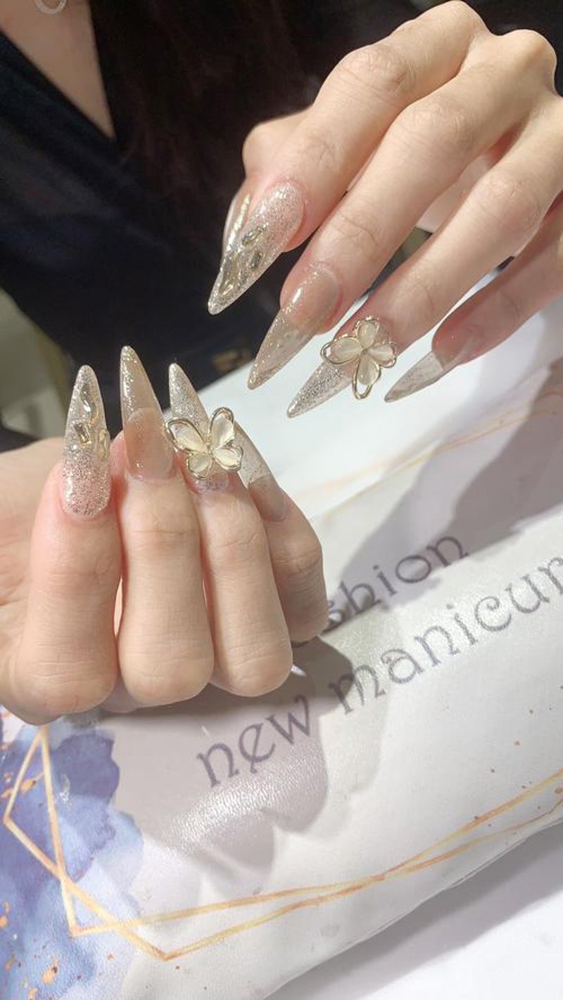 甲油胶：让你轻松拥有美甲效果